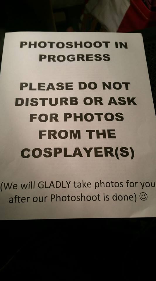 DND Photoshoot sign (convention pet peeves)