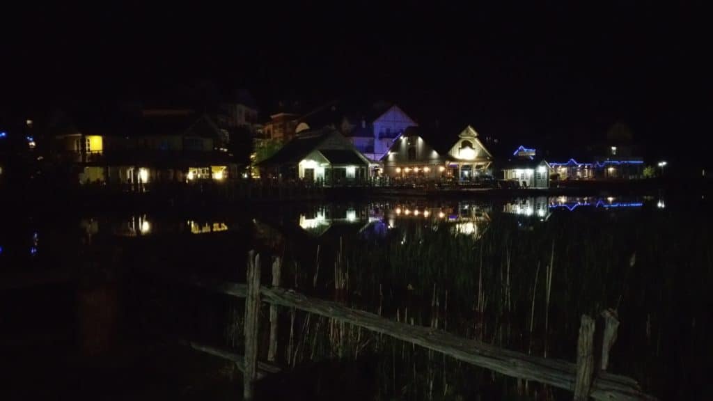 The resort gets lively in the evening!