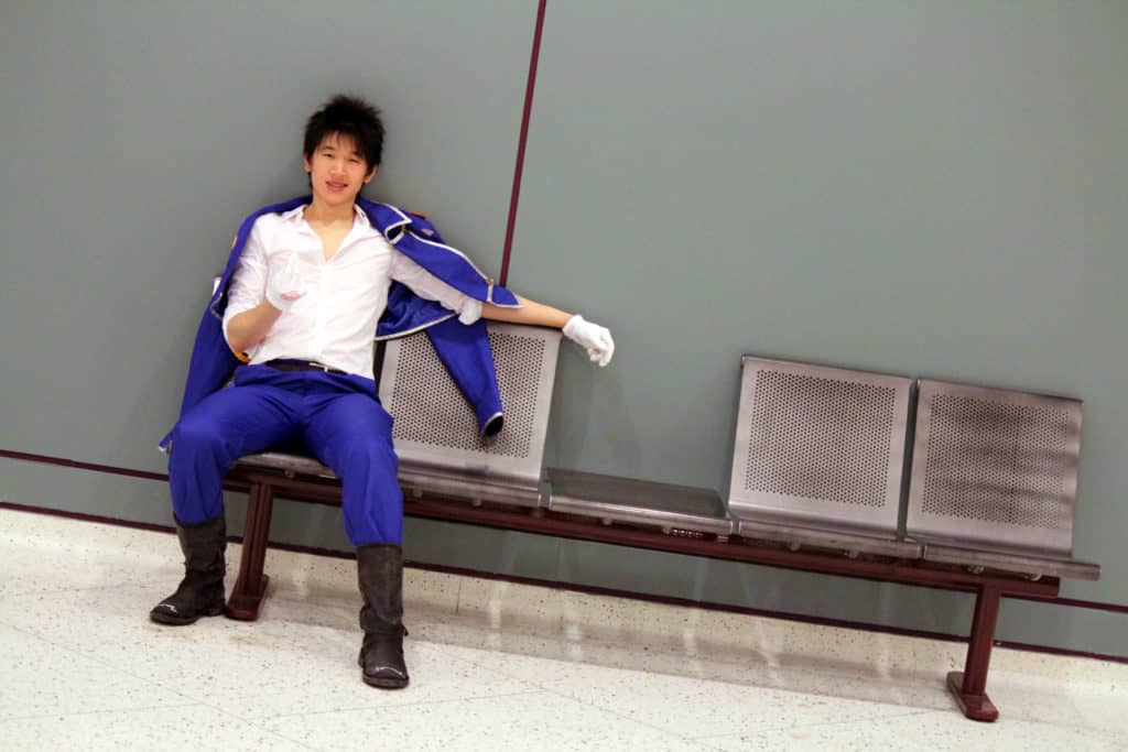 Roy Mustang (how to cosplay without buying anything)